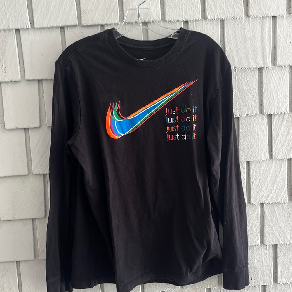 NIKE men’s long sleeve black T-shirt size L
